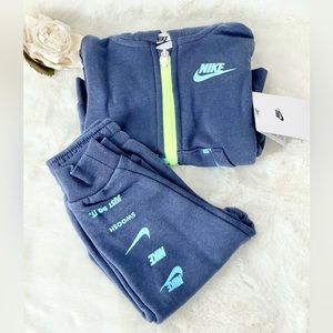 New with tag NIKE 2PC JOGGING SET ZIP HOODIE & PANTS with Logo Navy w/light Blue